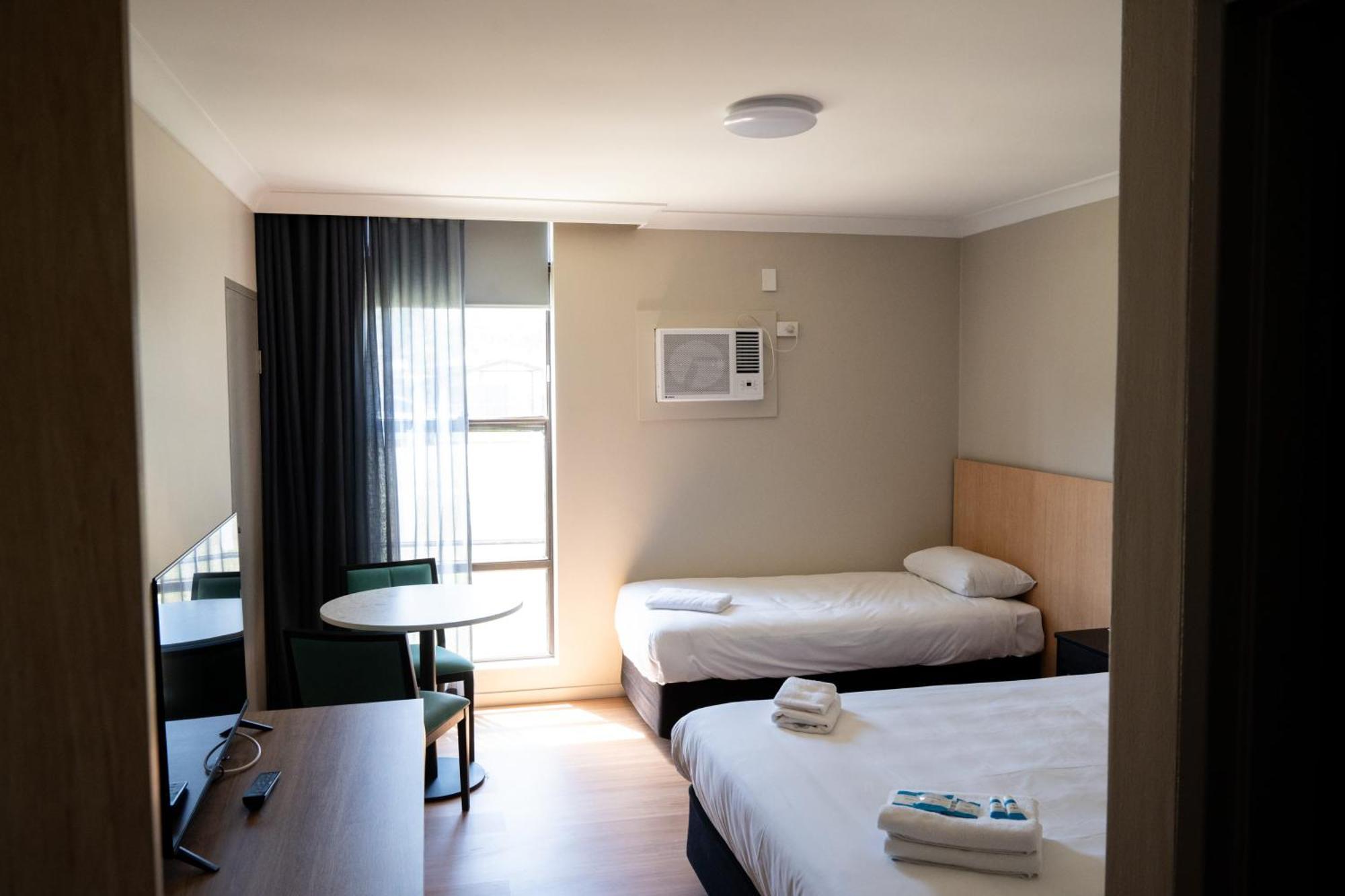 El Toro Motel Уорик-Фарм Экстерьер фото